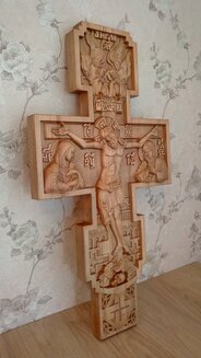 Резной деревянный православный крест